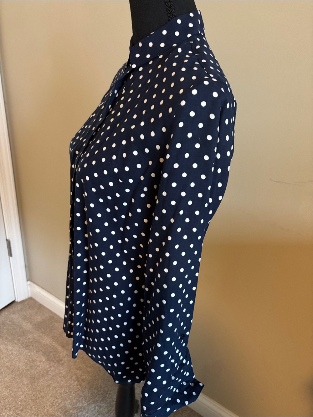 DIVIDED Polka Dot Navy Button-Up Blouse - Classic and Casual. Women’s 4. EUC - Picture 7 of 10
